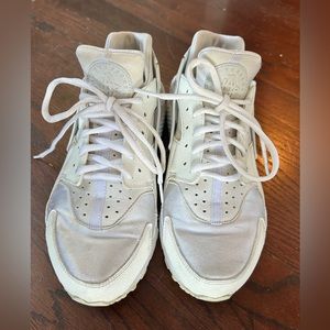 Nike Air Huaraches size 9 womens